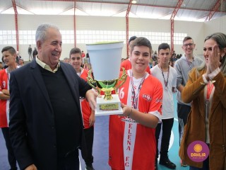 
<a style='margin-left: 5px;' class='btn btn-xs btn-social btn-facebook' href='https://www.facebook.com/sharer/sharer.php?u=https://boladovale.com.br/imgs/800-800-90/conteudo/fotos/1594/img8167.jpg' rel='popup' data-width='500' data-height='400'><i class='fa fa-facebook'></i>Compartilhar <span class='hidden-xs'>no Facebook</span>
</a> 
<a class='btn btn-default btn-xs' target='_blank' href='imgs/800-800-90/conteudo/fotos/1594/img8167.jpg'>
<span class='glyphicon glyphicon-cloud-download'></span> Salvar
</a> 
<span></span>