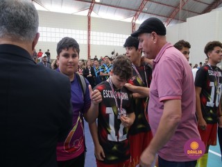 
<a style='margin-left: 5px;' class='btn btn-xs btn-social btn-facebook' href='https://www.facebook.com/sharer/sharer.php?u=https://boladovale.com.br/imgs/800-800-90/conteudo/fotos/1594/img8179.jpg' rel='popup' data-width='500' data-height='400'><i class='fa fa-facebook'></i>Compartilhar <span class='hidden-xs'>no Facebook</span>
</a> 
<a class='btn btn-default btn-xs' target='_blank' href='imgs/800-800-90/conteudo/fotos/1594/img8179.jpg'>
<span class='glyphicon glyphicon-cloud-download'></span> Salvar
</a> 
<span></span>