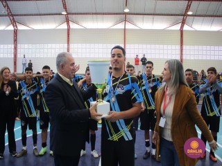 
<a style='margin-left: 5px;' class='btn btn-xs btn-social btn-facebook' href='https://www.facebook.com/sharer/sharer.php?u=https://boladovale.com.br/imgs/800-800-90/conteudo/fotos/1594/img8225.jpg' rel='popup' data-width='500' data-height='400'><i class='fa fa-facebook'></i>Compartilhar <span class='hidden-xs'>no Facebook</span>
</a> 
<a class='btn btn-default btn-xs' target='_blank' href='imgs/800-800-90/conteudo/fotos/1594/img8225.jpg'>
<span class='glyphicon glyphicon-cloud-download'></span> Salvar
</a> 
<span></span>