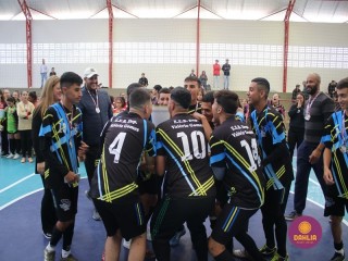 
<a style='margin-left: 5px;' class='btn btn-xs btn-social btn-facebook' href='https://www.facebook.com/sharer/sharer.php?u=https://boladovale.com.br/imgs/800-800-90/conteudo/fotos/1594/img8229.jpg' rel='popup' data-width='500' data-height='400'><i class='fa fa-facebook'></i>Compartilhar <span class='hidden-xs'>no Facebook</span>
</a> 
<a class='btn btn-default btn-xs' target='_blank' href='imgs/800-800-90/conteudo/fotos/1594/img8229.jpg'>
<span class='glyphicon glyphicon-cloud-download'></span> Salvar
</a> 
<span></span>