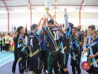 
<a style='margin-left: 5px;' class='btn btn-xs btn-social btn-facebook' href='https://www.facebook.com/sharer/sharer.php?u=https://boladovale.com.br/imgs/800-800-90/conteudo/fotos/1594/img8230.jpg' rel='popup' data-width='500' data-height='400'><i class='fa fa-facebook'></i>Compartilhar <span class='hidden-xs'>no Facebook</span>
</a> 
<a class='btn btn-default btn-xs' target='_blank' href='imgs/800-800-90/conteudo/fotos/1594/img8230.jpg'>
<span class='glyphicon glyphicon-cloud-download'></span> Salvar
</a> 
<span></span>
