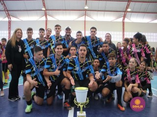 
<a style='margin-left: 5px;' class='btn btn-xs btn-social btn-facebook' href='https://www.facebook.com/sharer/sharer.php?u=https://boladovale.com.br/imgs/800-800-90/conteudo/fotos/1594/img8235.jpg' rel='popup' data-width='500' data-height='400'><i class='fa fa-facebook'></i>Compartilhar <span class='hidden-xs'>no Facebook</span>
</a> 
<a class='btn btn-default btn-xs' target='_blank' href='imgs/800-800-90/conteudo/fotos/1594/img8235.jpg'>
<span class='glyphicon glyphicon-cloud-download'></span> Salvar
</a> 
<span></span>