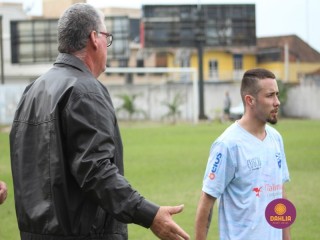 
<a style='margin-left: 5px;' class='btn btn-xs btn-social btn-facebook' href='https://www.facebook.com/sharer/sharer.php?u=https://boladovale.com.br/imgs/800-800-90/conteudo/fotos/1595/img9777.jpg' rel='popup' data-width='500' data-height='400'><i class='fa fa-facebook'></i>Compartilhar <span class='hidden-xs'>no Facebook</span>
</a> 
<a class='btn btn-default btn-xs' target='_blank' href='imgs/800-800-90/conteudo/fotos/1595/img9777.jpg'>
<span class='glyphicon glyphicon-cloud-download'></span> Salvar
</a> 
<span></span>