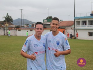 
<a style='margin-left: 5px;' class='btn btn-xs btn-social btn-facebook' href='https://www.facebook.com/sharer/sharer.php?u=https://boladovale.com.br/imgs/800-800-90/conteudo/fotos/1595/img9900.jpg' rel='popup' data-width='500' data-height='400'><i class='fa fa-facebook'></i>Compartilhar <span class='hidden-xs'>no Facebook</span>
</a> 
<a class='btn btn-default btn-xs' target='_blank' href='imgs/800-800-90/conteudo/fotos/1595/img9900.jpg'>
<span class='glyphicon glyphicon-cloud-download'></span> Salvar
</a> 
<span></span>