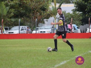 
<a style='margin-left: 5px;' class='btn btn-xs btn-social btn-facebook' href='https://www.facebook.com/sharer/sharer.php?u=https://boladovale.com.br/imgs/800-800-90/conteudo/fotos/1596/img8366.jpg' rel='popup' data-width='500' data-height='400'><i class='fa fa-facebook'></i>Compartilhar <span class='hidden-xs'>no Facebook</span>
</a> 
<a class='btn btn-default btn-xs' target='_blank' href='imgs/800-800-90/conteudo/fotos/1596/img8366.jpg'>
<span class='glyphicon glyphicon-cloud-download'></span> Salvar
</a> 
<span></span>