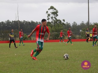 
<a style='margin-left: 5px;' class='btn btn-xs btn-social btn-facebook' href='https://www.facebook.com/sharer/sharer.php?u=https://boladovale.com.br/imgs/800-800-90/conteudo/fotos/1596/img8380.jpg' rel='popup' data-width='500' data-height='400'><i class='fa fa-facebook'></i>Compartilhar <span class='hidden-xs'>no Facebook</span>
</a> 
<a class='btn btn-default btn-xs' target='_blank' href='imgs/800-800-90/conteudo/fotos/1596/img8380.jpg'>
<span class='glyphicon glyphicon-cloud-download'></span> Salvar
</a> 
<span></span>