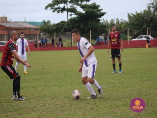 
<a style='margin-left: 5px;' class='btn btn-xs btn-social btn-facebook' href='https://www.facebook.com/sharer/sharer.php?u=https://boladovale.com.br/imgs/800-800-90/conteudo/fotos/1597/img8476.jpg' rel='popup' data-width='500' data-height='400'><i class='fa fa-facebook'></i>Compartilhar <span class='hidden-xs'>no Facebook</span>
</a> 
<a class='btn btn-default btn-xs' target='_blank' href='imgs/800-800-90/conteudo/fotos/1597/img8476.jpg'>
<span class='glyphicon glyphicon-cloud-download'></span> Salvar
</a> 
<span></span>