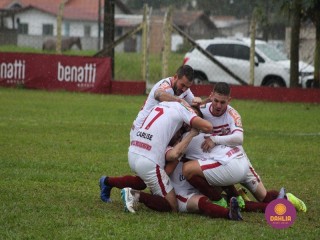 
<a style='margin-left: 5px;' class='btn btn-xs btn-social btn-facebook' href='https://www.facebook.com/sharer/sharer.php?u=https://boladovale.com.br/imgs/800-800-90/conteudo/fotos/1598/img0035.jpg' rel='popup' data-width='500' data-height='400'><i class='fa fa-facebook'></i>Compartilhar <span class='hidden-xs'>no Facebook</span>
</a> 
<a class='btn btn-default btn-xs' target='_blank' href='imgs/800-800-90/conteudo/fotos/1598/img0035.jpg'>
<span class='glyphicon glyphicon-cloud-download'></span> Salvar
</a> 
<span></span>