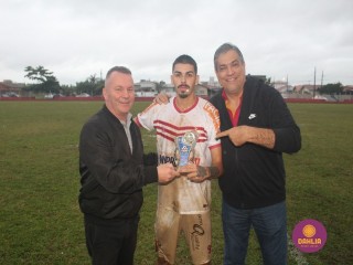 
<a style='margin-left: 5px;' class='btn btn-xs btn-social btn-facebook' href='https://www.facebook.com/sharer/sharer.php?u=https://boladovale.com.br/imgs/800-800-90/conteudo/fotos/1598/img0211.jpg' rel='popup' data-width='500' data-height='400'><i class='fa fa-facebook'></i>Compartilhar <span class='hidden-xs'>no Facebook</span>
</a> 
<a class='btn btn-default btn-xs' target='_blank' href='imgs/800-800-90/conteudo/fotos/1598/img0211.jpg'>
<span class='glyphicon glyphicon-cloud-download'></span> Salvar
</a> 
<span></span>