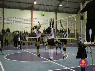 
<a style='margin-left: 5px;' class='btn btn-xs btn-social btn-facebook' href='https://www.facebook.com/sharer/sharer.php?u=https://boladovale.com.br/imgs/800-800-90/conteudo/fotos/1602/img8990.jpg' rel='popup' data-width='500' data-height='400'><i class='fa fa-facebook'></i>Compartilhar <span class='hidden-xs'>no Facebook</span>
</a> 
<a class='btn btn-default btn-xs' target='_blank' href='imgs/800-800-90/conteudo/fotos/1602/img8990.jpg'>
<span class='glyphicon glyphicon-cloud-download'></span> Salvar
</a> 
<span></span>