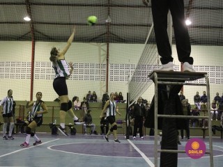 
<a style='margin-left: 5px;' class='btn btn-xs btn-social btn-facebook' href='https://www.facebook.com/sharer/sharer.php?u=https://boladovale.com.br/imgs/800-800-90/conteudo/fotos/1602/img9019.jpg' rel='popup' data-width='500' data-height='400'><i class='fa fa-facebook'></i>Compartilhar <span class='hidden-xs'>no Facebook</span>
</a> 
<a class='btn btn-default btn-xs' target='_blank' href='imgs/800-800-90/conteudo/fotos/1602/img9019.jpg'>
<span class='glyphicon glyphicon-cloud-download'></span> Salvar
</a> 
<span></span>