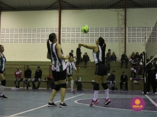 
<a style='margin-left: 5px;' class='btn btn-xs btn-social btn-facebook' href='https://www.facebook.com/sharer/sharer.php?u=https://boladovale.com.br/imgs/800-800-90/conteudo/fotos/1602/img9023.jpg' rel='popup' data-width='500' data-height='400'><i class='fa fa-facebook'></i>Compartilhar <span class='hidden-xs'>no Facebook</span>
</a> 
<a class='btn btn-default btn-xs' target='_blank' href='imgs/800-800-90/conteudo/fotos/1602/img9023.jpg'>
<span class='glyphicon glyphicon-cloud-download'></span> Salvar
</a> 
<span></span>