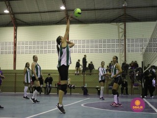 
<a style='margin-left: 5px;' class='btn btn-xs btn-social btn-facebook' href='https://www.facebook.com/sharer/sharer.php?u=https://boladovale.com.br/imgs/800-800-90/conteudo/fotos/1602/img9024.jpg' rel='popup' data-width='500' data-height='400'><i class='fa fa-facebook'></i>Compartilhar <span class='hidden-xs'>no Facebook</span>
</a> 
<a class='btn btn-default btn-xs' target='_blank' href='imgs/800-800-90/conteudo/fotos/1602/img9024.jpg'>
<span class='glyphicon glyphicon-cloud-download'></span> Salvar
</a> 
<span></span>