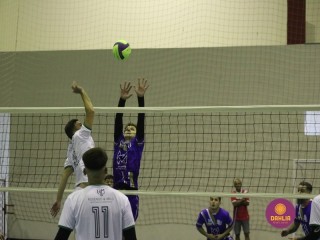 
<a style='margin-left: 5px;' class='btn btn-xs btn-social btn-facebook' href='https://www.facebook.com/sharer/sharer.php?u=https://boladovale.com.br/imgs/800-800-90/conteudo/fotos/1602/img9104.jpg' rel='popup' data-width='500' data-height='400'><i class='fa fa-facebook'></i>Compartilhar <span class='hidden-xs'>no Facebook</span>
</a> 
<a class='btn btn-default btn-xs' target='_blank' href='imgs/800-800-90/conteudo/fotos/1602/img9104.jpg'>
<span class='glyphicon glyphicon-cloud-download'></span> Salvar
</a> 
<span></span>