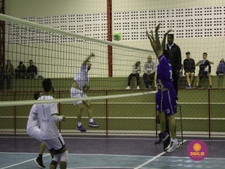 
<a style='margin-left: 5px;' class='btn btn-xs btn-social btn-facebook' href='https://www.facebook.com/sharer/sharer.php?u=https://boladovale.com.br/imgs/800-800-90/conteudo/fotos/1602/img9219.jpg' rel='popup' data-width='500' data-height='400'><i class='fa fa-facebook'></i>Compartilhar <span class='hidden-xs'>no Facebook</span>
</a> 
<a class='btn btn-default btn-xs' target='_blank' href='imgs/800-800-90/conteudo/fotos/1602/img9219.jpg'>
<span class='glyphicon glyphicon-cloud-download'></span> Salvar
</a> 
<span></span>