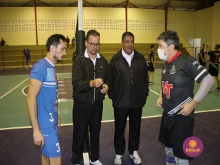 
<a style='margin-left: 5px;' class='btn btn-xs btn-social btn-facebook' href='https://www.facebook.com/sharer/sharer.php?u=https://boladovale.com.br/imgs/800-800-90/conteudo/fotos/1602/img9249.jpg' rel='popup' data-width='500' data-height='400'><i class='fa fa-facebook'></i>Compartilhar <span class='hidden-xs'>no Facebook</span>
</a> 
<a class='btn btn-default btn-xs' target='_blank' href='imgs/800-800-90/conteudo/fotos/1602/img9249.jpg'>
<span class='glyphicon glyphicon-cloud-download'></span> Salvar
</a> 
<span></span>