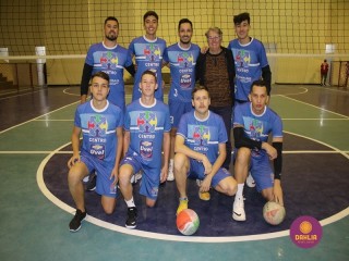 
<a style='margin-left: 5px;' class='btn btn-xs btn-social btn-facebook' href='https://www.facebook.com/sharer/sharer.php?u=https://boladovale.com.br/imgs/800-800-90/conteudo/fotos/1602/img9254.jpg' rel='popup' data-width='500' data-height='400'><i class='fa fa-facebook'></i>Compartilhar <span class='hidden-xs'>no Facebook</span>
</a> 
<a class='btn btn-default btn-xs' target='_blank' href='imgs/800-800-90/conteudo/fotos/1602/img9254.jpg'>
<span class='glyphicon glyphicon-cloud-download'></span> Salvar
</a> 
<span></span>