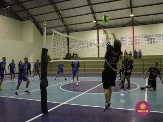 
<a style='margin-left: 5px;' class='btn btn-xs btn-social btn-facebook' href='https://www.facebook.com/sharer/sharer.php?u=https://boladovale.com.br/imgs/800-800-90/conteudo/fotos/1602/img9273.jpg' rel='popup' data-width='500' data-height='400'><i class='fa fa-facebook'></i>Compartilhar <span class='hidden-xs'>no Facebook</span>
</a> 
<a class='btn btn-default btn-xs' target='_blank' href='imgs/800-800-90/conteudo/fotos/1602/img9273.jpg'>
<span class='glyphicon glyphicon-cloud-download'></span> Salvar
</a> 
<span></span>