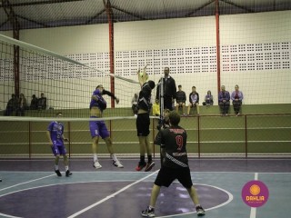 
<a style='margin-left: 5px;' class='btn btn-xs btn-social btn-facebook' href='https://www.facebook.com/sharer/sharer.php?u=https://boladovale.com.br/imgs/800-800-90/conteudo/fotos/1602/img9278.jpg' rel='popup' data-width='500' data-height='400'><i class='fa fa-facebook'></i>Compartilhar <span class='hidden-xs'>no Facebook</span>
</a> 
<a class='btn btn-default btn-xs' target='_blank' href='imgs/800-800-90/conteudo/fotos/1602/img9278.jpg'>
<span class='glyphicon glyphicon-cloud-download'></span> Salvar
</a> 
<span></span>