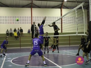 
<a style='margin-left: 5px;' class='btn btn-xs btn-social btn-facebook' href='https://www.facebook.com/sharer/sharer.php?u=https://boladovale.com.br/imgs/800-800-90/conteudo/fotos/1602/img9285.jpg' rel='popup' data-width='500' data-height='400'><i class='fa fa-facebook'></i>Compartilhar <span class='hidden-xs'>no Facebook</span>
</a> 
<a class='btn btn-default btn-xs' target='_blank' href='imgs/800-800-90/conteudo/fotos/1602/img9285.jpg'>
<span class='glyphicon glyphicon-cloud-download'></span> Salvar
</a> 
<span></span>