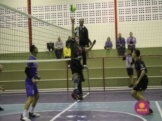 
<a style='margin-left: 5px;' class='btn btn-xs btn-social btn-facebook' href='https://www.facebook.com/sharer/sharer.php?u=https://boladovale.com.br/imgs/800-800-90/conteudo/fotos/1602/img9287.jpg' rel='popup' data-width='500' data-height='400'><i class='fa fa-facebook'></i>Compartilhar <span class='hidden-xs'>no Facebook</span>
</a> 
<a class='btn btn-default btn-xs' target='_blank' href='imgs/800-800-90/conteudo/fotos/1602/img9287.jpg'>
<span class='glyphicon glyphicon-cloud-download'></span> Salvar
</a> 
<span></span>