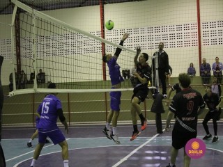 
<a style='margin-left: 5px;' class='btn btn-xs btn-social btn-facebook' href='https://www.facebook.com/sharer/sharer.php?u=https://boladovale.com.br/imgs/800-800-90/conteudo/fotos/1602/img9289.jpg' rel='popup' data-width='500' data-height='400'><i class='fa fa-facebook'></i>Compartilhar <span class='hidden-xs'>no Facebook</span>
</a> 
<a class='btn btn-default btn-xs' target='_blank' href='imgs/800-800-90/conteudo/fotos/1602/img9289.jpg'>
<span class='glyphicon glyphicon-cloud-download'></span> Salvar
</a> 
<span></span>