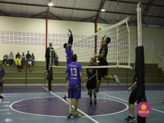 
<a style='margin-left: 5px;' class='btn btn-xs btn-social btn-facebook' href='https://www.facebook.com/sharer/sharer.php?u=https://boladovale.com.br/imgs/800-800-90/conteudo/fotos/1602/img9298.jpg' rel='popup' data-width='500' data-height='400'><i class='fa fa-facebook'></i>Compartilhar <span class='hidden-xs'>no Facebook</span>
</a> 
<a class='btn btn-default btn-xs' target='_blank' href='imgs/800-800-90/conteudo/fotos/1602/img9298.jpg'>
<span class='glyphicon glyphicon-cloud-download'></span> Salvar
</a> 
<span></span>