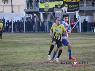 
<a style='margin-left: 5px;' class='btn btn-xs btn-social btn-facebook' href='https://www.facebook.com/sharer/sharer.php?u=https://boladovale.com.br/imgs/800-800-90/conteudo/fotos/1603/img9748.jpg' rel='popup' data-width='500' data-height='400'><i class='fa fa-facebook'></i>Compartilhar <span class='hidden-xs'>no Facebook</span>
</a> 
<a class='btn btn-default btn-xs' target='_blank' href='imgs/800-800-90/conteudo/fotos/1603/img9748.jpg'>
<span class='glyphicon glyphicon-cloud-download'></span> Salvar
</a> 
<span></span>