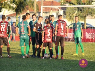 
<a style='margin-left: 5px;' class='btn btn-xs btn-social btn-facebook' href='https://www.facebook.com/sharer/sharer.php?u=https://boladovale.com.br/imgs/800-800-90/conteudo/fotos/1604/img0394.jpg' rel='popup' data-width='500' data-height='400'><i class='fa fa-facebook'></i>Compartilhar <span class='hidden-xs'>no Facebook</span>
</a> 
<a class='btn btn-default btn-xs' target='_blank' href='imgs/800-800-90/conteudo/fotos/1604/img0394.jpg'>
<span class='glyphicon glyphicon-cloud-download'></span> Salvar
</a> 
<span></span>