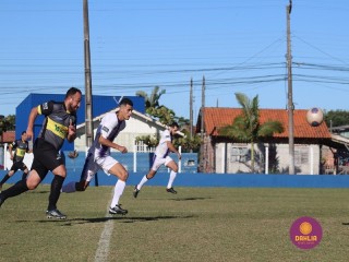 
<a style='margin-left: 5px;' class='btn btn-xs btn-social btn-facebook' href='https://www.facebook.com/sharer/sharer.php?u=https://boladovale.com.br/imgs/800-800-90/conteudo/fotos/1605/img9837.jpg' rel='popup' data-width='500' data-height='400'><i class='fa fa-facebook'></i>Compartilhar <span class='hidden-xs'>no Facebook</span>
</a> 
<a class='btn btn-default btn-xs' target='_blank' href='imgs/800-800-90/conteudo/fotos/1605/img9837.jpg'>
<span class='glyphicon glyphicon-cloud-download'></span> Salvar
</a> 
<span></span>