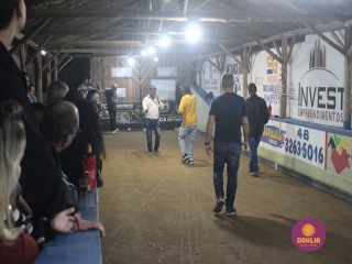 
<a style='margin-left: 5px;' class='btn btn-xs btn-social btn-facebook' href='https://www.facebook.com/sharer/sharer.php?u=https://boladovale.com.br/imgs/800-800-90/conteudo/fotos/1610/img0524.jpg' rel='popup' data-width='500' data-height='400'><i class='fa fa-facebook'></i>Compartilhar <span class='hidden-xs'>no Facebook</span>
</a> 
<a class='btn btn-default btn-xs' target='_blank' href='imgs/800-800-90/conteudo/fotos/1610/img0524.jpg'>
<span class='glyphicon glyphicon-cloud-download'></span> Salvar
</a> 
<span></span>
