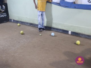 
<a style='margin-left: 5px;' class='btn btn-xs btn-social btn-facebook' href='https://www.facebook.com/sharer/sharer.php?u=https://boladovale.com.br/imgs/800-800-90/conteudo/fotos/1610/img0533.jpg' rel='popup' data-width='500' data-height='400'><i class='fa fa-facebook'></i>Compartilhar <span class='hidden-xs'>no Facebook</span>
</a> 
<a class='btn btn-default btn-xs' target='_blank' href='imgs/800-800-90/conteudo/fotos/1610/img0533.jpg'>
<span class='glyphicon glyphicon-cloud-download'></span> Salvar
</a> 
<span></span>
