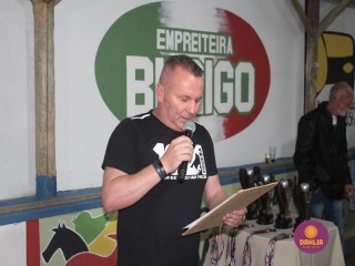 
<a style='margin-left: 5px;' class='btn btn-xs btn-social btn-facebook' href='https://www.facebook.com/sharer/sharer.php?u=https://boladovale.com.br/imgs/800-800-90/conteudo/fotos/1610/img0546.jpg' rel='popup' data-width='500' data-height='400'><i class='fa fa-facebook'></i>Compartilhar <span class='hidden-xs'>no Facebook</span>
</a> 
<a class='btn btn-default btn-xs' target='_blank' href='imgs/800-800-90/conteudo/fotos/1610/img0546.jpg'>
<span class='glyphicon glyphicon-cloud-download'></span> Salvar
</a> 
<span></span>