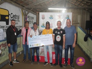 
<a style='margin-left: 5px;' class='btn btn-xs btn-social btn-facebook' href='https://www.facebook.com/sharer/sharer.php?u=https://boladovale.com.br/imgs/800-800-90/conteudo/fotos/1610/img0567.jpg' rel='popup' data-width='500' data-height='400'><i class='fa fa-facebook'></i>Compartilhar <span class='hidden-xs'>no Facebook</span>
</a> 
<a class='btn btn-default btn-xs' target='_blank' href='imgs/800-800-90/conteudo/fotos/1610/img0567.jpg'>
<span class='glyphicon glyphicon-cloud-download'></span> Salvar
</a> 
<span></span>