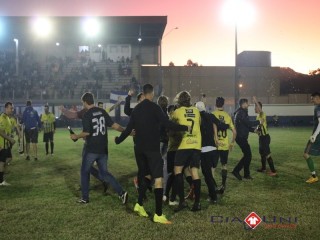 
<a style='margin-left: 5px;' class='btn btn-xs btn-social btn-facebook' href='https://www.facebook.com/sharer/sharer.php?u=https://boladovale.com.br/imgs/800-800-90/conteudo/fotos/1612/img1110.jpg' rel='popup' data-width='500' data-height='400'><i class='fa fa-facebook'></i>Compartilhar <span class='hidden-xs'>no Facebook</span>
</a> 
<a class='btn btn-default btn-xs' target='_blank' href='imgs/800-800-90/conteudo/fotos/1612/img1110.jpg'>
<span class='glyphicon glyphicon-cloud-download'></span> Salvar
</a> 
<span></span>