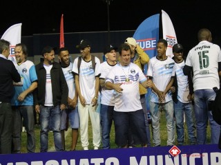 
<a style='margin-left: 5px;' class='btn btn-xs btn-social btn-facebook' href='https://www.facebook.com/sharer/sharer.php?u=https://boladovale.com.br/imgs/800-800-90/conteudo/fotos/1613/img1215.jpg' rel='popup' data-width='500' data-height='400'><i class='fa fa-facebook'></i>Compartilhar <span class='hidden-xs'>no Facebook</span>
</a> 
<a class='btn btn-default btn-xs' target='_blank' href='imgs/800-800-90/conteudo/fotos/1613/img1215.jpg'>
<span class='glyphicon glyphicon-cloud-download'></span> Salvar
</a> 
<span></span>