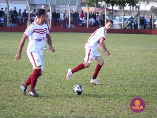 
<a style='margin-left: 5px;' class='btn btn-xs btn-social btn-facebook' href='https://www.facebook.com/sharer/sharer.php?u=https://boladovale.com.br/imgs/800-800-90/conteudo/fotos/1614/img0658.jpg' rel='popup' data-width='500' data-height='400'><i class='fa fa-facebook'></i>Compartilhar <span class='hidden-xs'>no Facebook</span>
</a> 
<a class='btn btn-default btn-xs' target='_blank' href='imgs/800-800-90/conteudo/fotos/1614/img0658.jpg'>
<span class='glyphicon glyphicon-cloud-download'></span> Salvar
</a> 
<span></span>
