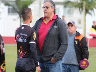 
<a style='margin-left: 5px;' class='btn btn-xs btn-social btn-facebook' href='https://www.facebook.com/sharer/sharer.php?u=https://boladovale.com.br/imgs/800-800-90/conteudo/fotos/1614/img0719.jpg' rel='popup' data-width='500' data-height='400'><i class='fa fa-facebook'></i>Compartilhar <span class='hidden-xs'>no Facebook</span>
</a> 
<a class='btn btn-default btn-xs' target='_blank' href='imgs/800-800-90/conteudo/fotos/1614/img0719.jpg'>
<span class='glyphicon glyphicon-cloud-download'></span> Salvar
</a> 
<span></span>