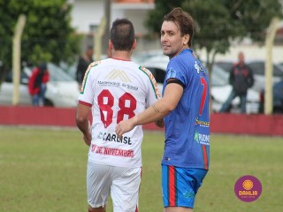 
<a style='margin-left: 5px;' class='btn btn-xs btn-social btn-facebook' href='https://www.facebook.com/sharer/sharer.php?u=https://boladovale.com.br/imgs/800-800-90/conteudo/fotos/1614/img0734.jpg' rel='popup' data-width='500' data-height='400'><i class='fa fa-facebook'></i>Compartilhar <span class='hidden-xs'>no Facebook</span>
</a> 
<a class='btn btn-default btn-xs' target='_blank' href='imgs/800-800-90/conteudo/fotos/1614/img0734.jpg'>
<span class='glyphicon glyphicon-cloud-download'></span> Salvar
</a> 
<span></span>