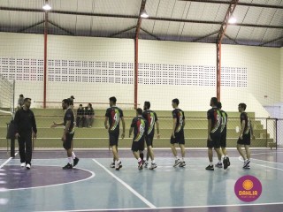 
<a style='margin-left: 5px;' class='btn btn-xs btn-social btn-facebook' href='https://www.facebook.com/sharer/sharer.php?u=https://boladovale.com.br/imgs/800-800-90/conteudo/fotos/1617/img1849.jpg' rel='popup' data-width='500' data-height='400'><i class='fa fa-facebook'></i>Compartilhar <span class='hidden-xs'>no Facebook</span>
</a> 
<a class='btn btn-default btn-xs' target='_blank' href='imgs/800-800-90/conteudo/fotos/1617/img1849.jpg'>
<span class='glyphicon glyphicon-cloud-download'></span> Salvar
</a> 
<span></span>
