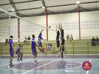 
<a style='margin-left: 5px;' class='btn btn-xs btn-social btn-facebook' href='https://www.facebook.com/sharer/sharer.php?u=https://boladovale.com.br/imgs/800-800-90/conteudo/fotos/1617/img1871.jpg' rel='popup' data-width='500' data-height='400'><i class='fa fa-facebook'></i>Compartilhar <span class='hidden-xs'>no Facebook</span>
</a> 
<a class='btn btn-default btn-xs' target='_blank' href='imgs/800-800-90/conteudo/fotos/1617/img1871.jpg'>
<span class='glyphicon glyphicon-cloud-download'></span> Salvar
</a> 
<span></span>