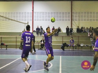 
<a style='margin-left: 5px;' class='btn btn-xs btn-social btn-facebook' href='https://www.facebook.com/sharer/sharer.php?u=https://boladovale.com.br/imgs/800-800-90/conteudo/fotos/1617/img1901.jpg' rel='popup' data-width='500' data-height='400'><i class='fa fa-facebook'></i>Compartilhar <span class='hidden-xs'>no Facebook</span>
</a> 
<a class='btn btn-default btn-xs' target='_blank' href='imgs/800-800-90/conteudo/fotos/1617/img1901.jpg'>
<span class='glyphicon glyphicon-cloud-download'></span> Salvar
</a> 
<span></span>