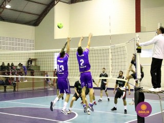 
<a style='margin-left: 5px;' class='btn btn-xs btn-social btn-facebook' href='https://www.facebook.com/sharer/sharer.php?u=https://boladovale.com.br/imgs/800-800-90/conteudo/fotos/1617/img1945.jpg' rel='popup' data-width='500' data-height='400'><i class='fa fa-facebook'></i>Compartilhar <span class='hidden-xs'>no Facebook</span>
</a> 
<a class='btn btn-default btn-xs' target='_blank' href='imgs/800-800-90/conteudo/fotos/1617/img1945.jpg'>
<span class='glyphicon glyphicon-cloud-download'></span> Salvar
</a> 
<span></span>