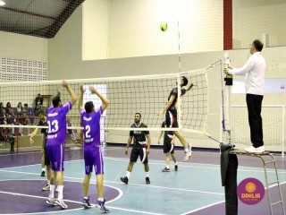 
<a style='margin-left: 5px;' class='btn btn-xs btn-social btn-facebook' href='https://www.facebook.com/sharer/sharer.php?u=https://boladovale.com.br/imgs/800-800-90/conteudo/fotos/1617/img1946.jpg' rel='popup' data-width='500' data-height='400'><i class='fa fa-facebook'></i>Compartilhar <span class='hidden-xs'>no Facebook</span>
</a> 
<a class='btn btn-default btn-xs' target='_blank' href='imgs/800-800-90/conteudo/fotos/1617/img1946.jpg'>
<span class='glyphicon glyphicon-cloud-download'></span> Salvar
</a> 
<span></span>