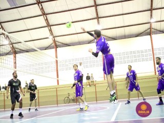 
<a style='margin-left: 5px;' class='btn btn-xs btn-social btn-facebook' href='https://www.facebook.com/sharer/sharer.php?u=https://boladovale.com.br/imgs/800-800-90/conteudo/fotos/1617/img1989.jpg' rel='popup' data-width='500' data-height='400'><i class='fa fa-facebook'></i>Compartilhar <span class='hidden-xs'>no Facebook</span>
</a> 
<a class='btn btn-default btn-xs' target='_blank' href='imgs/800-800-90/conteudo/fotos/1617/img1989.jpg'>
<span class='glyphicon glyphicon-cloud-download'></span> Salvar
</a> 
<span></span>