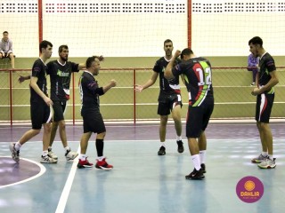 
<a style='margin-left: 5px;' class='btn btn-xs btn-social btn-facebook' href='https://www.facebook.com/sharer/sharer.php?u=https://boladovale.com.br/imgs/800-800-90/conteudo/fotos/1617/img2040.jpg' rel='popup' data-width='500' data-height='400'><i class='fa fa-facebook'></i>Compartilhar <span class='hidden-xs'>no Facebook</span>
</a> 
<a class='btn btn-default btn-xs' target='_blank' href='imgs/800-800-90/conteudo/fotos/1617/img2040.jpg'>
<span class='glyphicon glyphicon-cloud-download'></span> Salvar
</a> 
<span></span>