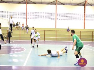 
<a style='margin-left: 5px;' class='btn btn-xs btn-social btn-facebook' href='https://www.facebook.com/sharer/sharer.php?u=https://boladovale.com.br/imgs/800-800-90/conteudo/fotos/1617/img2088.jpg' rel='popup' data-width='500' data-height='400'><i class='fa fa-facebook'></i>Compartilhar <span class='hidden-xs'>no Facebook</span>
</a> 
<a class='btn btn-default btn-xs' target='_blank' href='imgs/800-800-90/conteudo/fotos/1617/img2088.jpg'>
<span class='glyphicon glyphicon-cloud-download'></span> Salvar
</a> 
<span></span>