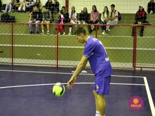 
<a style='margin-left: 5px;' class='btn btn-xs btn-social btn-facebook' href='https://www.facebook.com/sharer/sharer.php?u=https://boladovale.com.br/imgs/800-800-90/conteudo/fotos/1617/img2130.jpg' rel='popup' data-width='500' data-height='400'><i class='fa fa-facebook'></i>Compartilhar <span class='hidden-xs'>no Facebook</span>
</a> 
<a class='btn btn-default btn-xs' target='_blank' href='imgs/800-800-90/conteudo/fotos/1617/img2130.jpg'>
<span class='glyphicon glyphicon-cloud-download'></span> Salvar
</a> 
<span></span>