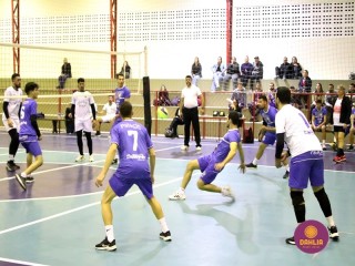 
<a style='margin-left: 5px;' class='btn btn-xs btn-social btn-facebook' href='https://www.facebook.com/sharer/sharer.php?u=https://boladovale.com.br/imgs/800-800-90/conteudo/fotos/1617/img2192.jpg' rel='popup' data-width='500' data-height='400'><i class='fa fa-facebook'></i>Compartilhar <span class='hidden-xs'>no Facebook</span>
</a> 
<a class='btn btn-default btn-xs' target='_blank' href='imgs/800-800-90/conteudo/fotos/1617/img2192.jpg'>
<span class='glyphicon glyphicon-cloud-download'></span> Salvar
</a> 
<span></span>