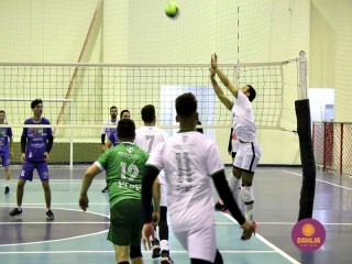 
<a style='margin-left: 5px;' class='btn btn-xs btn-social btn-facebook' href='https://www.facebook.com/sharer/sharer.php?u=https://boladovale.com.br/imgs/800-800-90/conteudo/fotos/1617/img2213.jpg' rel='popup' data-width='500' data-height='400'><i class='fa fa-facebook'></i>Compartilhar <span class='hidden-xs'>no Facebook</span>
</a> 
<a class='btn btn-default btn-xs' target='_blank' href='imgs/800-800-90/conteudo/fotos/1617/img2213.jpg'>
<span class='glyphicon glyphicon-cloud-download'></span> Salvar
</a> 
<span></span>